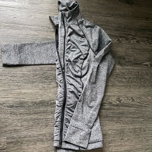 The perfect athletic zip-up! Size XS